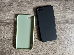 iPhone SE2020 Красный (6 фото из 7)