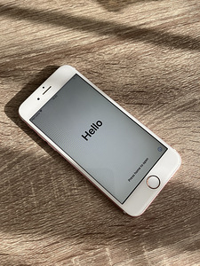 iPhone SE2020 osade jaoks/varuosade jaoks (1 foto / 3)