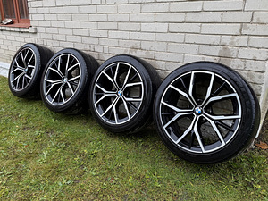 Оригинальные диски BMW 845M 19” с шинами (2 фото из 3)
