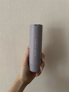 FENTY BEAUTY SPF 30 SUNSCREEN MOISTURIZER (2 foto / 2)