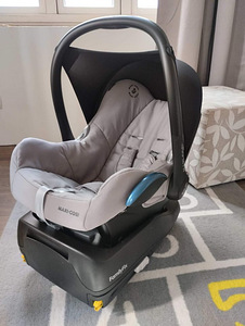 Maxi Cosi Cabriofix turvahäll + FamilyFix alus (1 foto / 4)