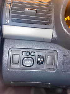 Toyota Avensis 2006 2,2d (6 foto / 7)