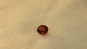 Granaat; loomulik; 1,31 ct; spessartiin; VS; Namiibia; ovaal (9 foto / 10)