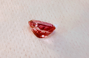 Topaas; loomulik; 4,82 ct; roosa; IF; katmine; Brasiilia. (8 foto / 10)