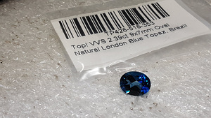 Topaas; natuur;2,39ct; Londoni sinine; VVS; Brasiilia; pole (9 foto / 9)
