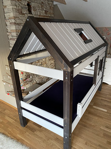 Детская кровать-домик Suwem 90х200 с новым матрасом (2 фото из 6)