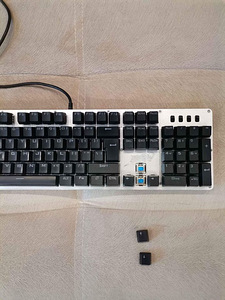 Mehaaniline klaviatuur Sinised lülitid RGB