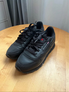 Кроссовки Reebok (1 фото из 5)