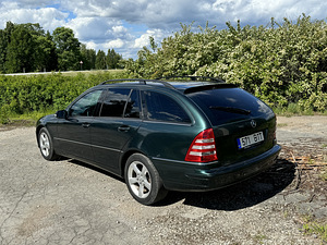 Mercedes-Benz C200 (4 foto / 7)