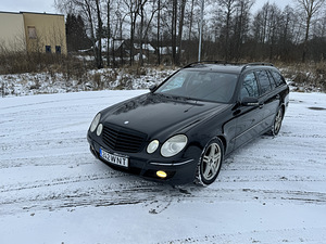 Mercedes-Benz E320 w211 (2 foto / 11)