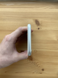 iPhone 8 64 ГБ серебристый (5 фото из 7)