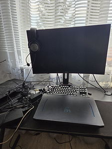 Sülearvuti Predator Helios 300 + Monitor AOC C27G1 + Muu (1 foto / 9)