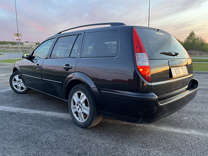 Ford Mondeo Ghia 2002 (2 foto / 11)
