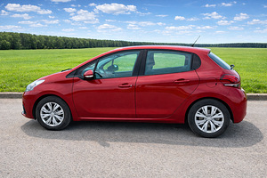 Peugeot 208 MY2016 Facelift (4 foto / 9)
