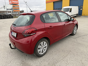 Peugeot 208 MY2016 Facelift (8 foto / 9)