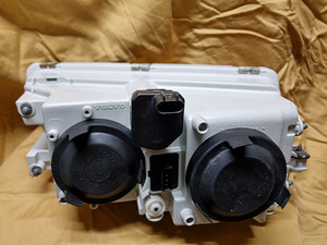 Volvo S40 V40 originaal vasak esituli 30899878, 2000-2004 (3 foto / 5)