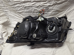 Subaru Tribeca esituled, headlight (3 foto / 8)