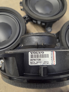 Premium sound Volvo DynAudio valjuhääldi/ kõlar komplekt (4 foto / 7)