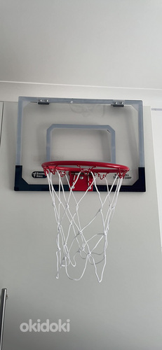 Мини-баскетбольное кольцо можно прикрепить к двери (фото #2)