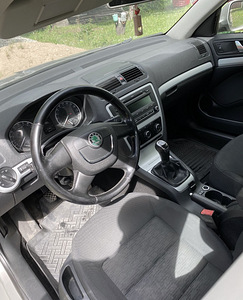 Skoda Octavia 1.6 77kW 2011 (2 foto / 6)