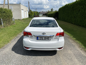 Toyota Avensis 1.6 97kW 2012 LPG (2 foto / 8)