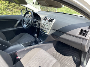Toyota Avensis 1.6 97kW 2012 LPG (6 foto / 8)