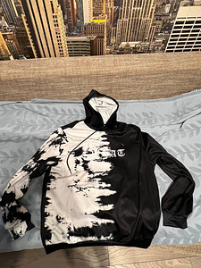 Продам кофту/худи (2 фото из 2)