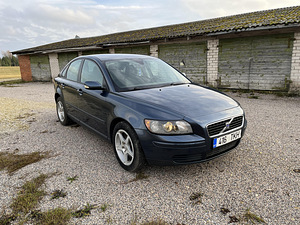 Volvo S40 1.6 81kW - MANUAAL (1 foto / 10)