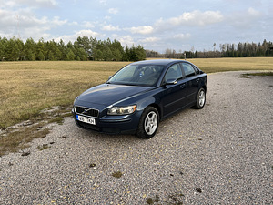 Volvo S40 1.6 81kW - MANUAAL (3 foto / 10)