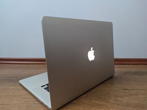 MacBook Pro 15-inch, Mid 2015 (2 foto / 9)