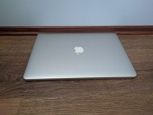 MacBook Pro 15-inch, Mid 2015 (3 foto / 9)