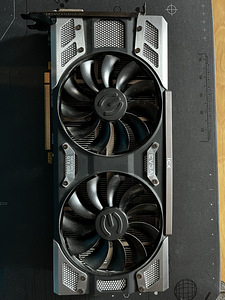 EVGA GTX 1080 (1 foto / 4)