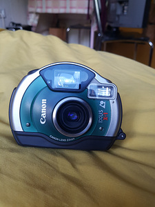 Camera canon ixus x-1