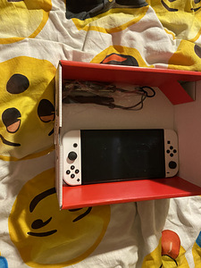 Продам Nintendo Switch Oled 64 GB , без трещин/царапин (3 фото из 4)