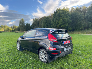 Ford Fiesta 1.6 88kW (2 foto / 12)