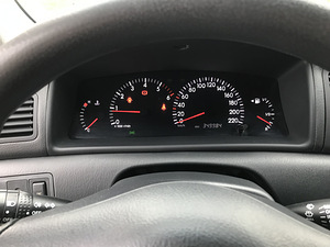 Toyota Corolla 1.4D-4D 2007 (12 foto / 15)