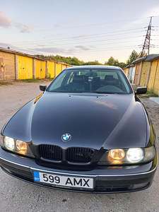 Продам BMW e39 523i (14 фото из 14)
