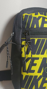 Сумка через плечо Nike». (2 фото из 7)