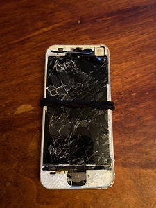 iPhone Se/на металлолом\ (1 фото из 6)