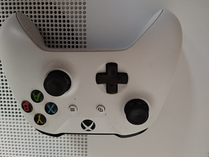 Xbox One S 1 ТБ (2 фото из 2)