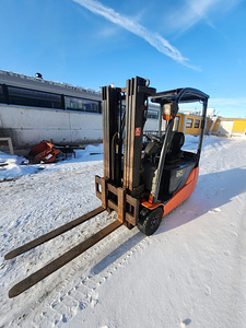 Elektriline tõstuk Toyota 8FBET20 (2 foto / 8)