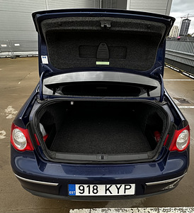 Volkswagen Passat (6 foto / 14)