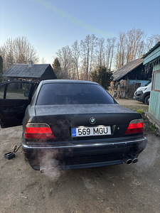BMW 7-seeria E38 manuaal V8 – hea projektiauto, 361 290 km (4 foto / 9)
