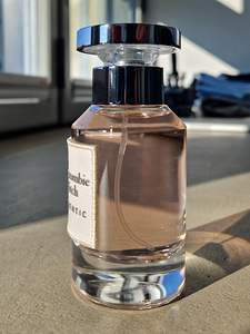 ABERCROMBIE & FITCH AUTHENTIC WOMAN EAU DE PARFUM (2 foto / 4)