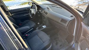 Volkswagen Bora 1,6 2005 (10 foto / 14)