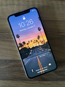 iPhone X (1 foto / 2)