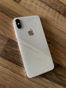 iPhone X (2 foto / 2)