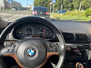 BMW 330 135 KW 2002 (3 foto / 7)