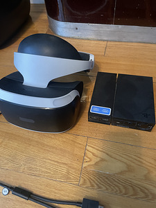 PlayStation 4 VR + 8 игр (2 фото из 4)