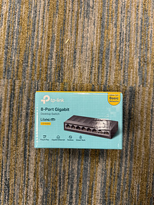 TP-link 8 port 1 gigabit switch (1 foto / 3)